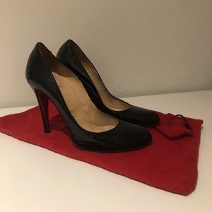 Like new patent leather pumps